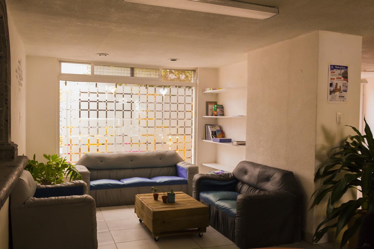 Casa Internacional Hotel Queretaro Luaran gambar